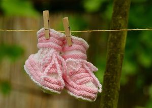 Personalisierte Geschenke für Babys ✅Fotoalben ✅Meilensteine ✅Schieferherzen ✅Personalisierte Würfel ✅Erinnerungskisten ✅Holzschilder